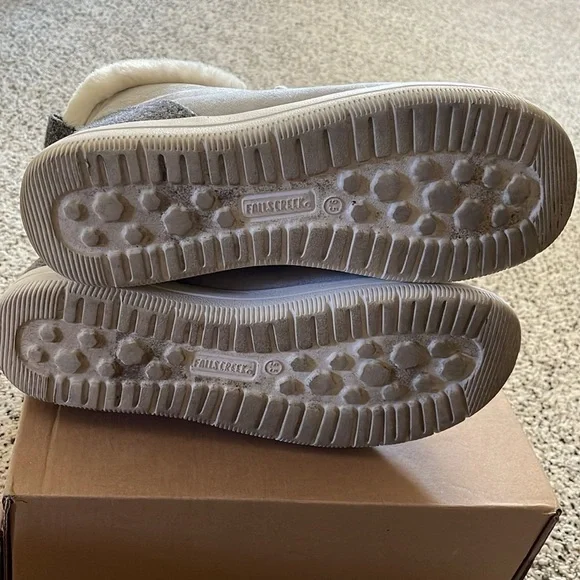 Falls Creek Suede High Top Loafers - Picture 6 of 6